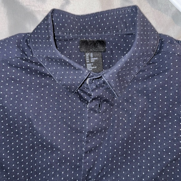 H&M LONG SLEEEV BUTTON DOWN - Picture 1 of 1